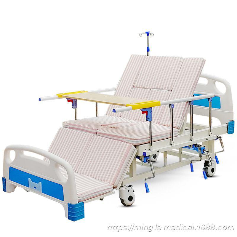 Manual medical bed for patient